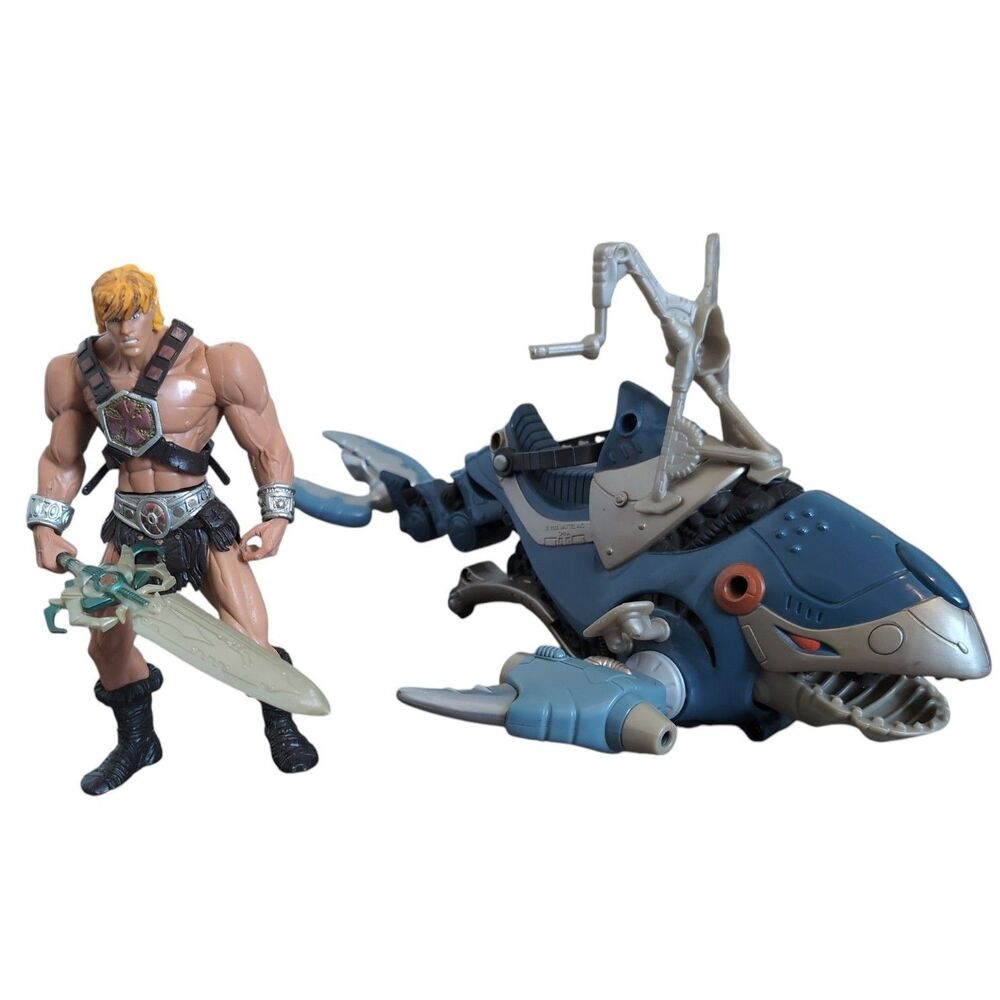Masters of the Universe He-Man 200x Skeletor War Whale Vehicle & Action Figure